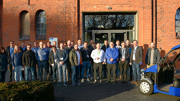 Gruppenbild ZuSE-Workshop 2022 vor dem Königlichen Pferdestall